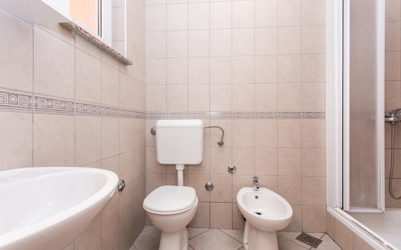 Apartman Justinic Šilo Esterno foto