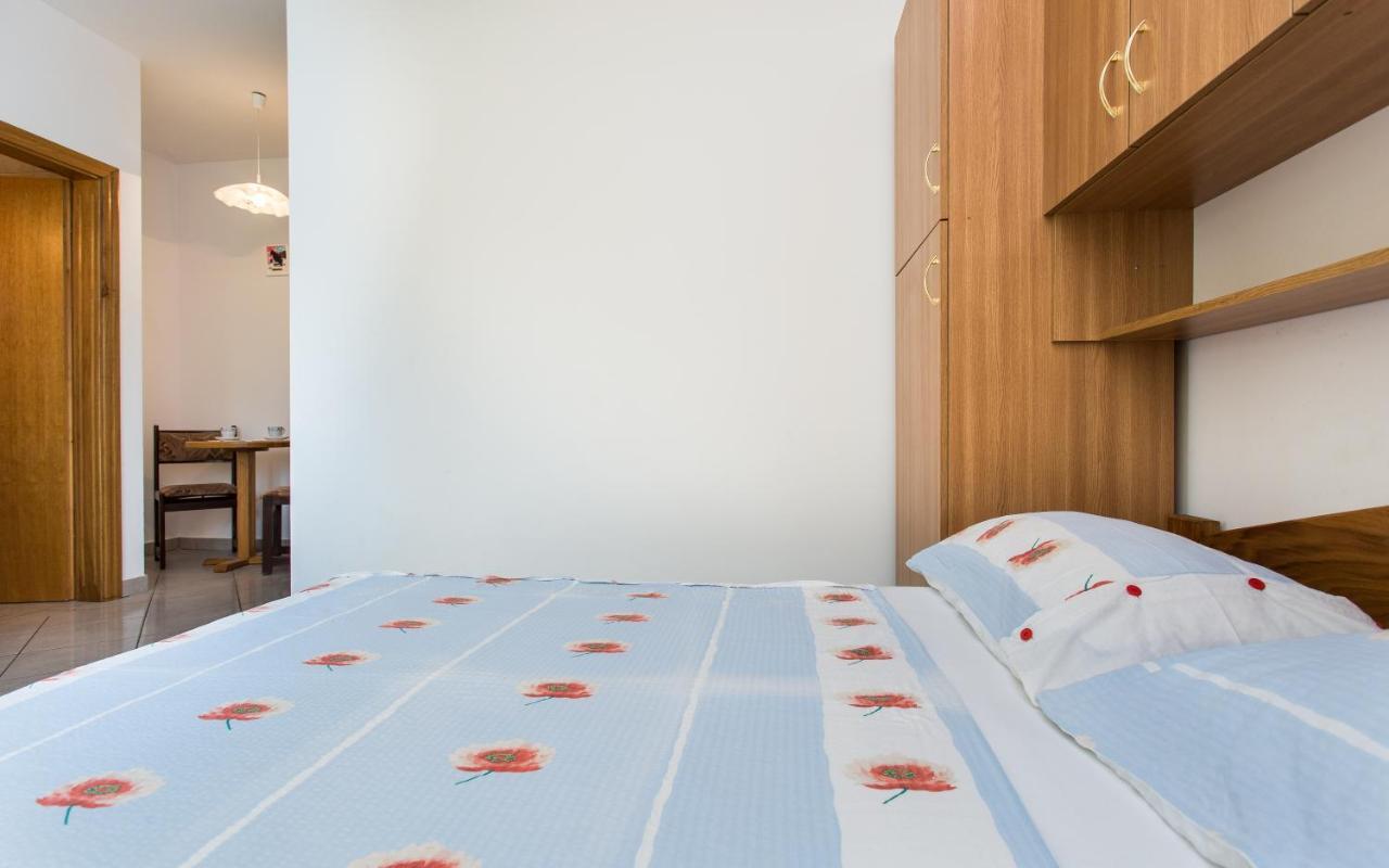 Apartman Justinic Šilo Esterno foto