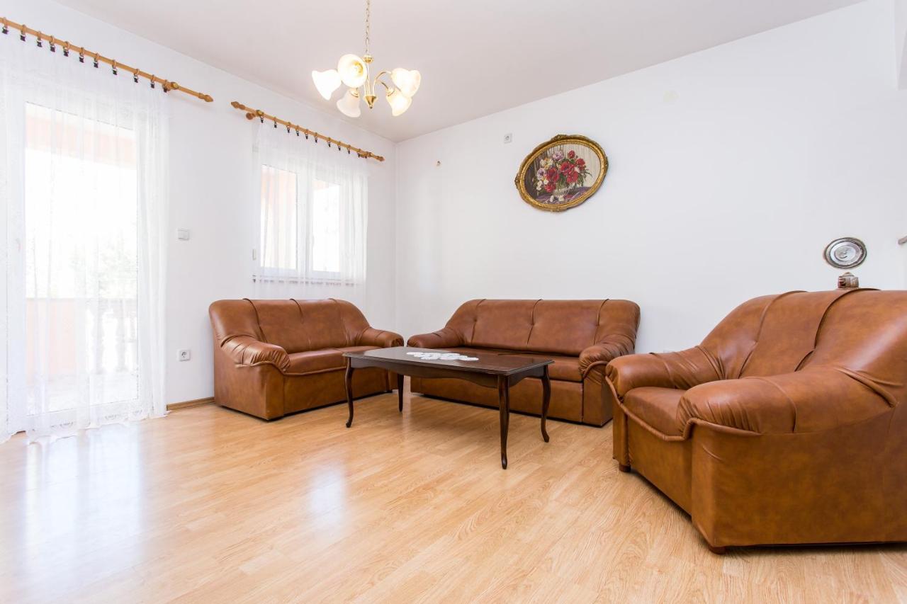 Apartman Justinic Šilo Esterno foto