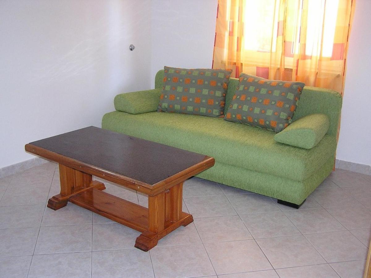 Apartman Justinic Šilo Esterno foto