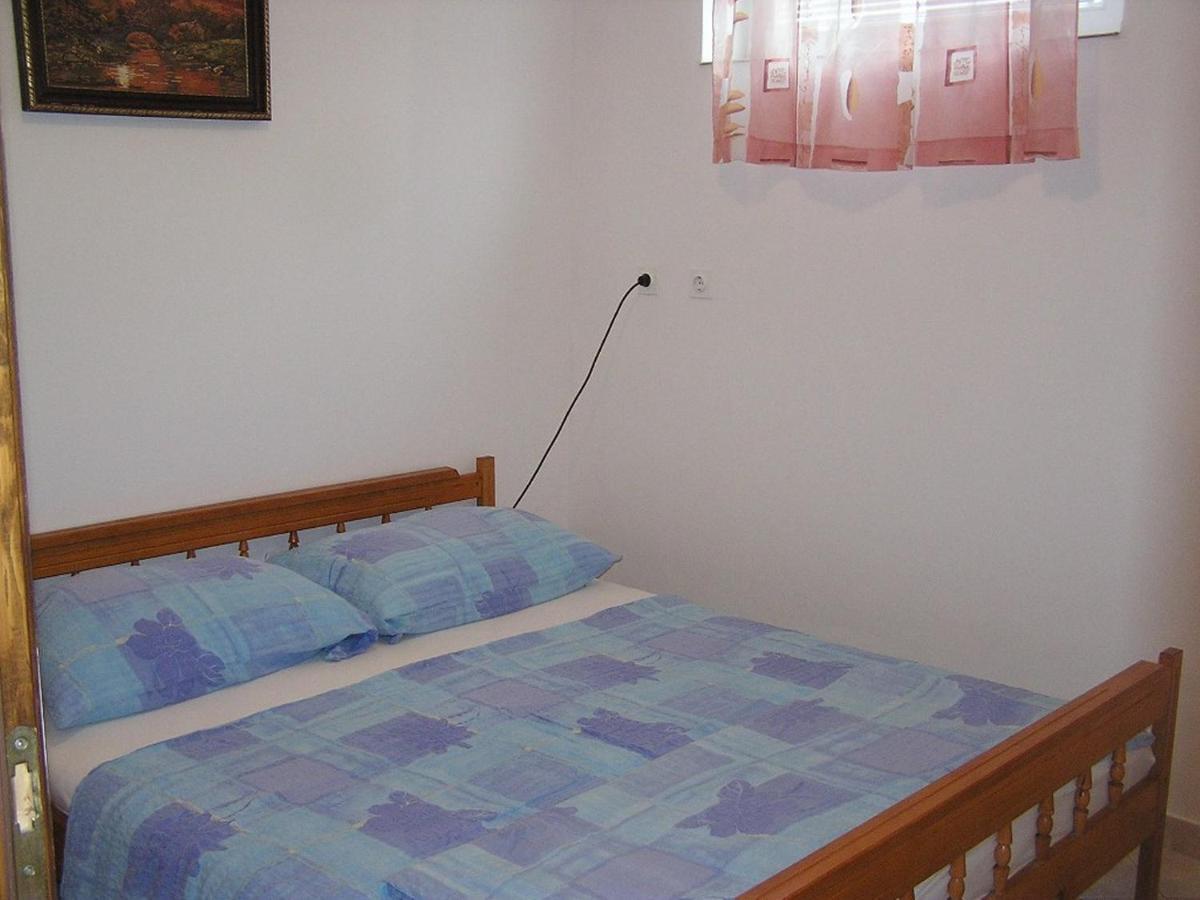 Apartman Justinic Šilo Esterno foto