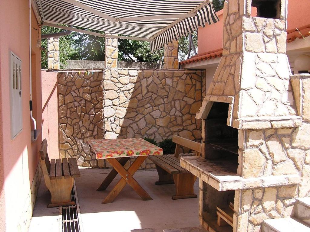 Apartman Justinic Šilo Esterno foto