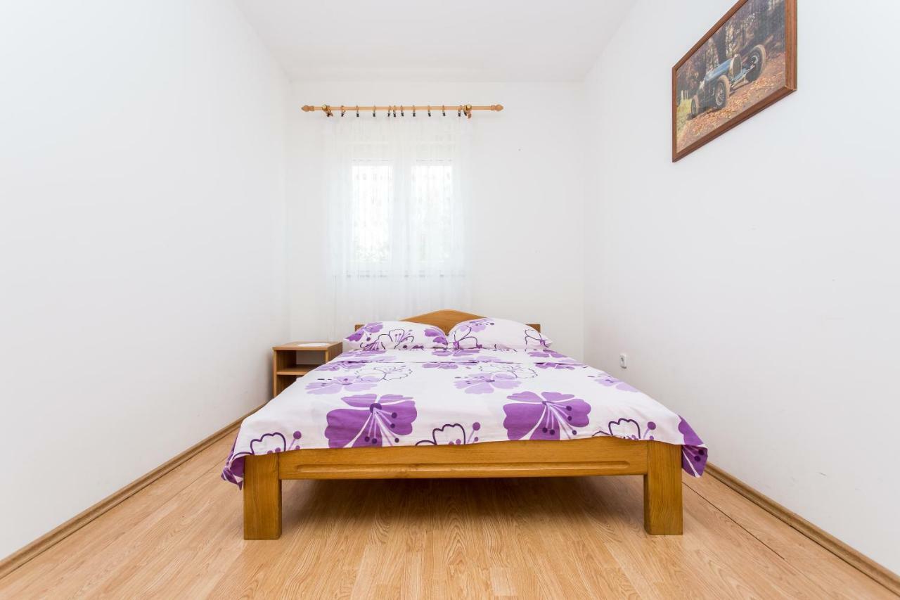 Apartman Justinic Šilo Esterno foto
